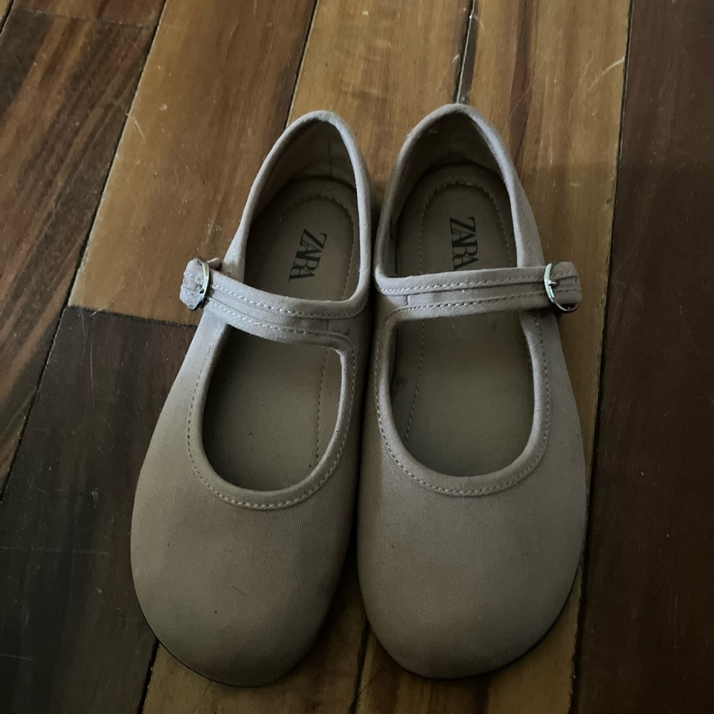 Zara Girls' Mary Jane Flats in Light Taupe Beige